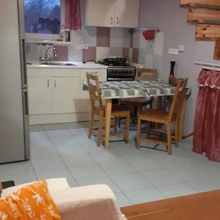 Peaceful Cottage, Close To Nature, Town And Bus 木屋